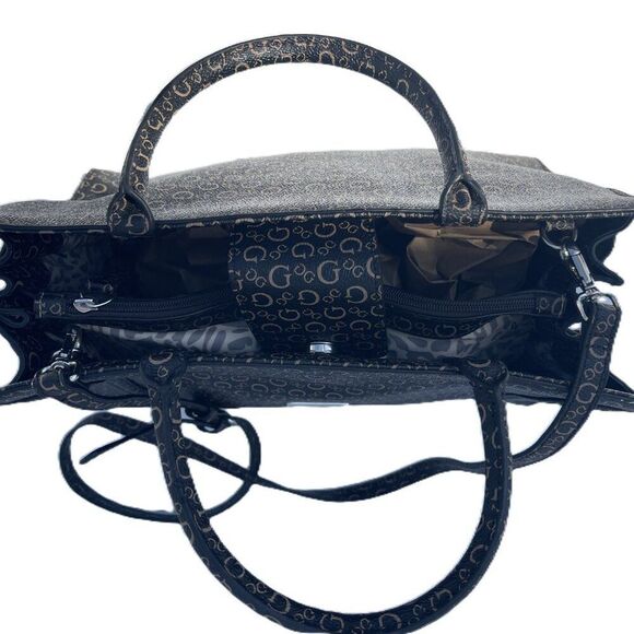 GUESS handbags - Picture 7 of 12